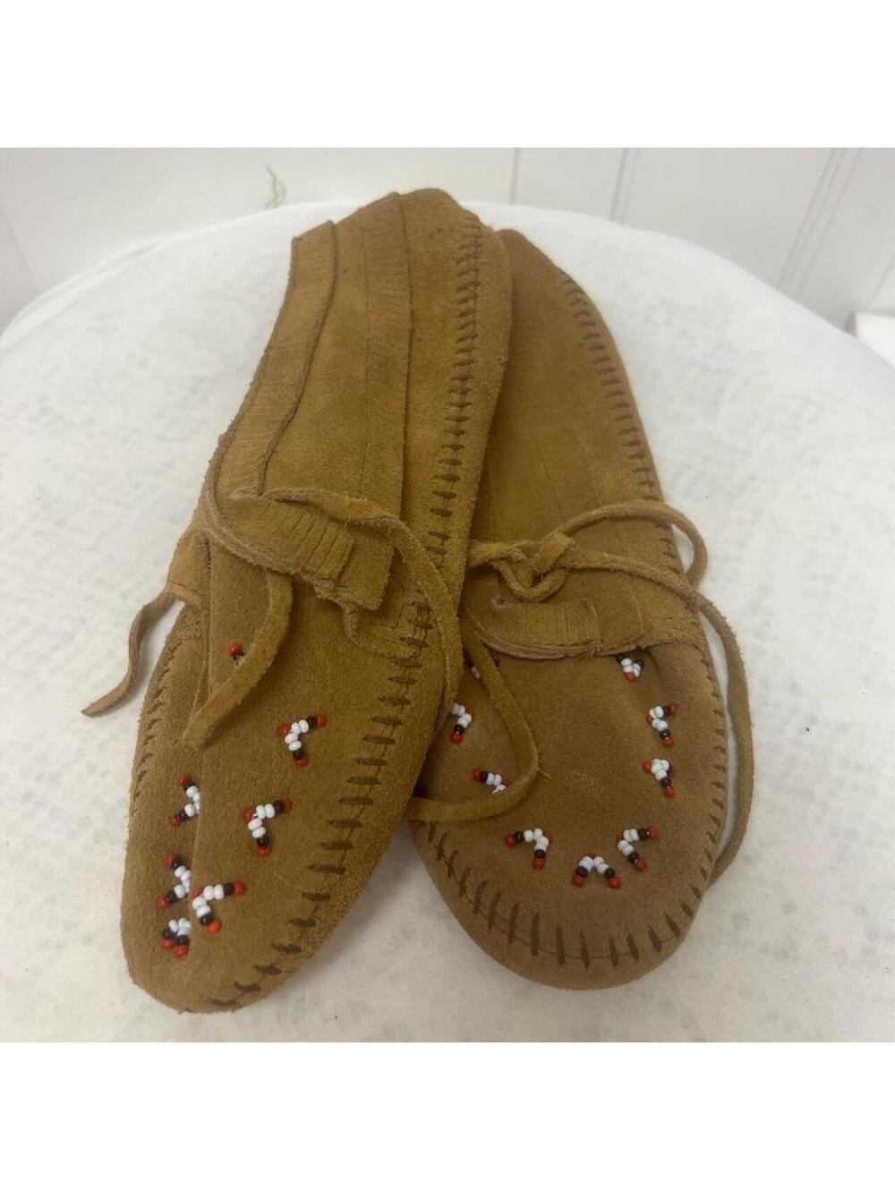 Vintage 1970s Minnetonka beaded suede slippers sz 6